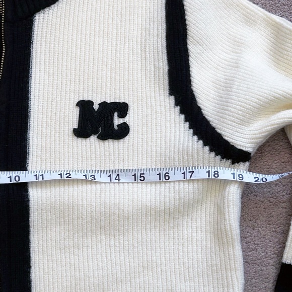 NWOT Soft knit cardigan with gold zip closure, One size. - Picture 6 of 10